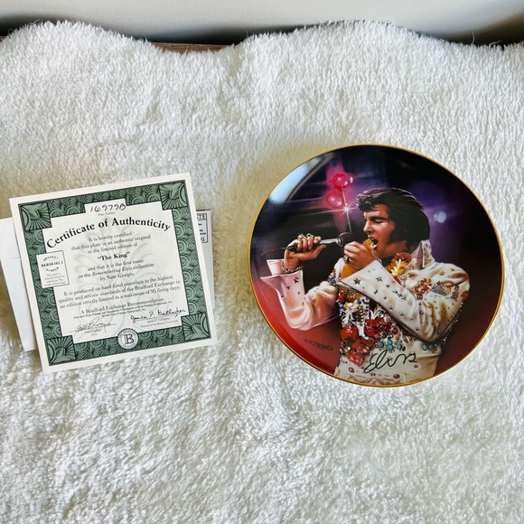 BRADFORD EXCHANGE Elvis Presley The King Collectors Plate - Picture 4 of 6